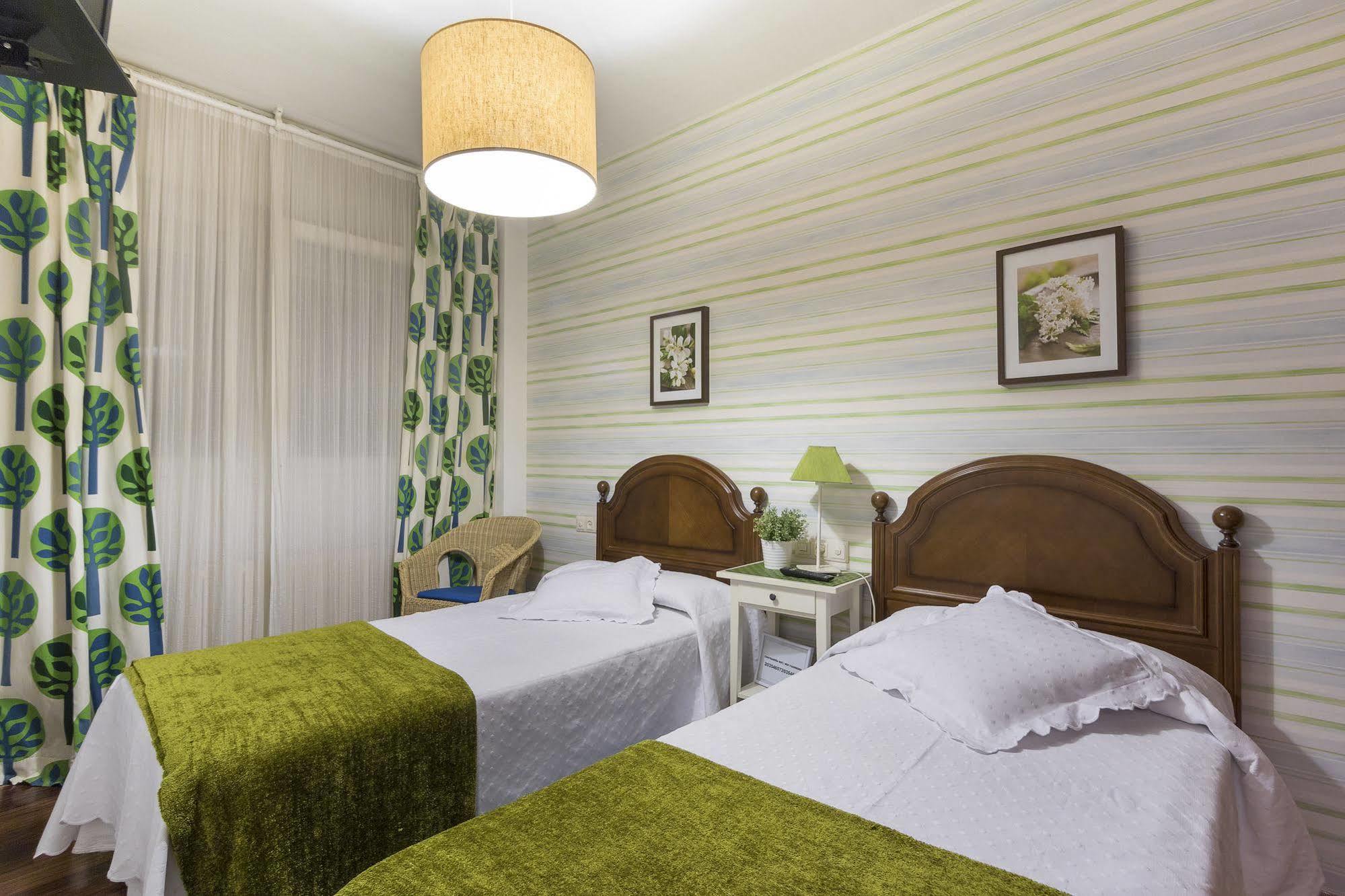 Hostal La Carballinesa Santiago de Compostela Ngoại thất bức ảnh
