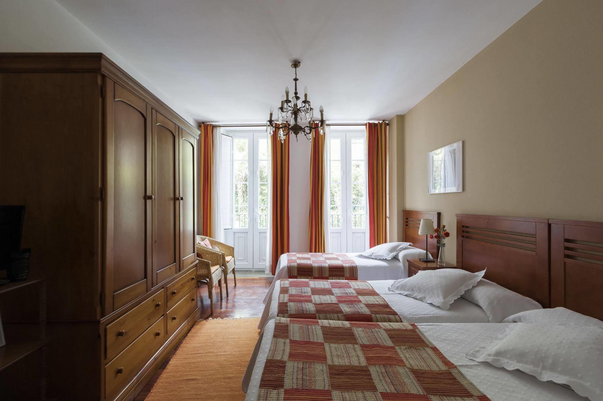Hostal La Carballinesa Santiago de Compostela Ngoại thất bức ảnh